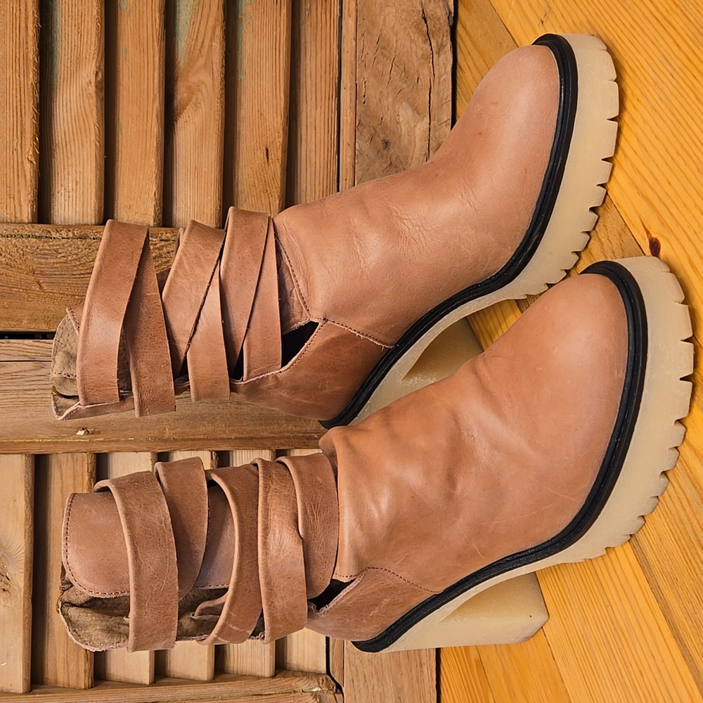 FREE PEOPLE JESSE Tan Leather Booties, GUC, Sz 7.5